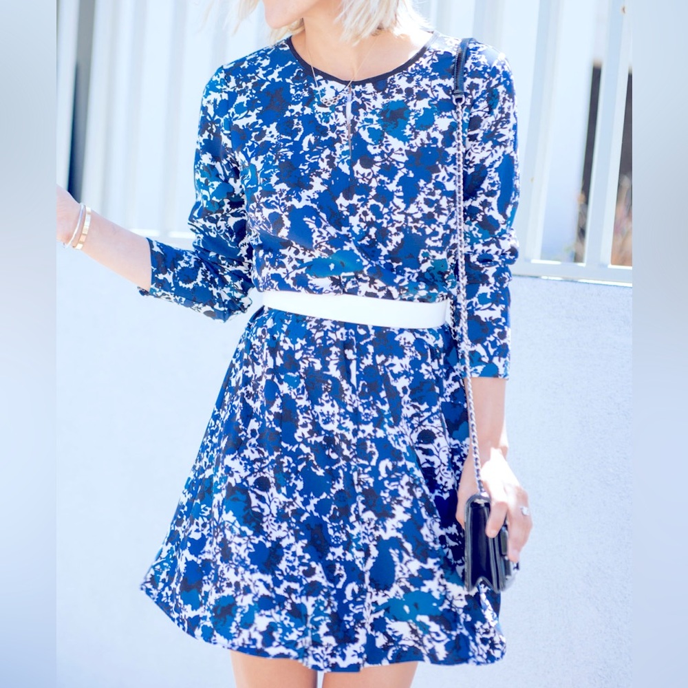 Like New Simply Vera by Vera Wang Cocktail Floral Dress Keyhole Neckline size XS